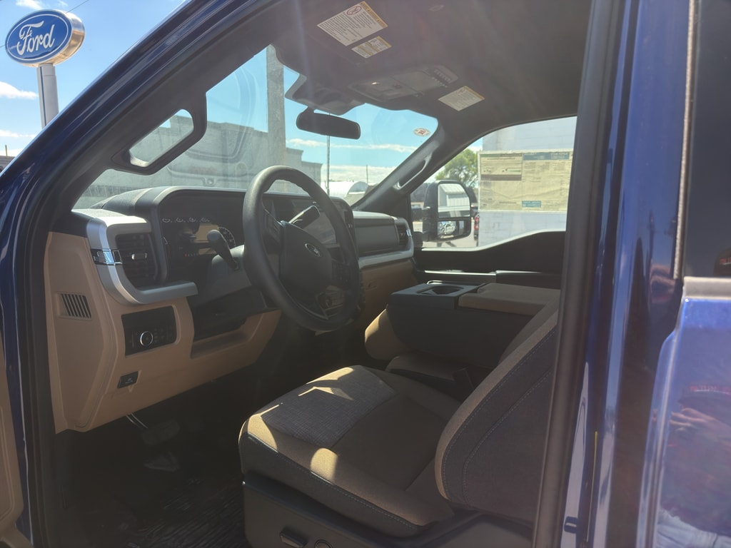 2026 Ford F-350 Super Duty XLT - Photo 14