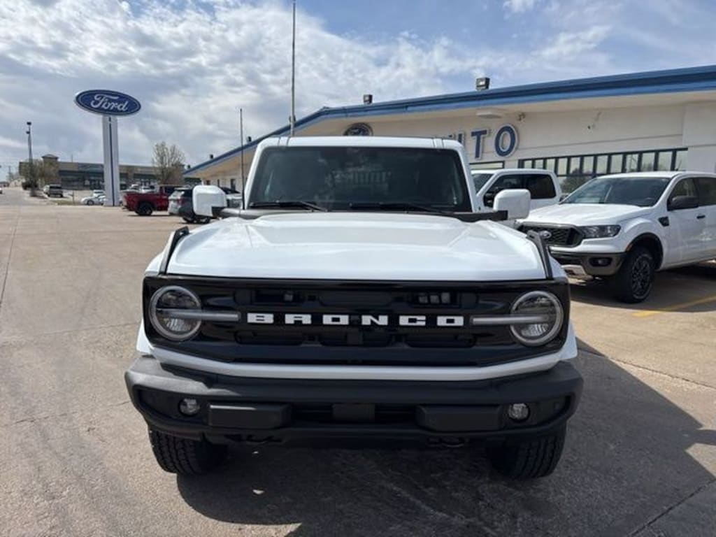 New 2026 Ford Bronco Outer Banks SUV