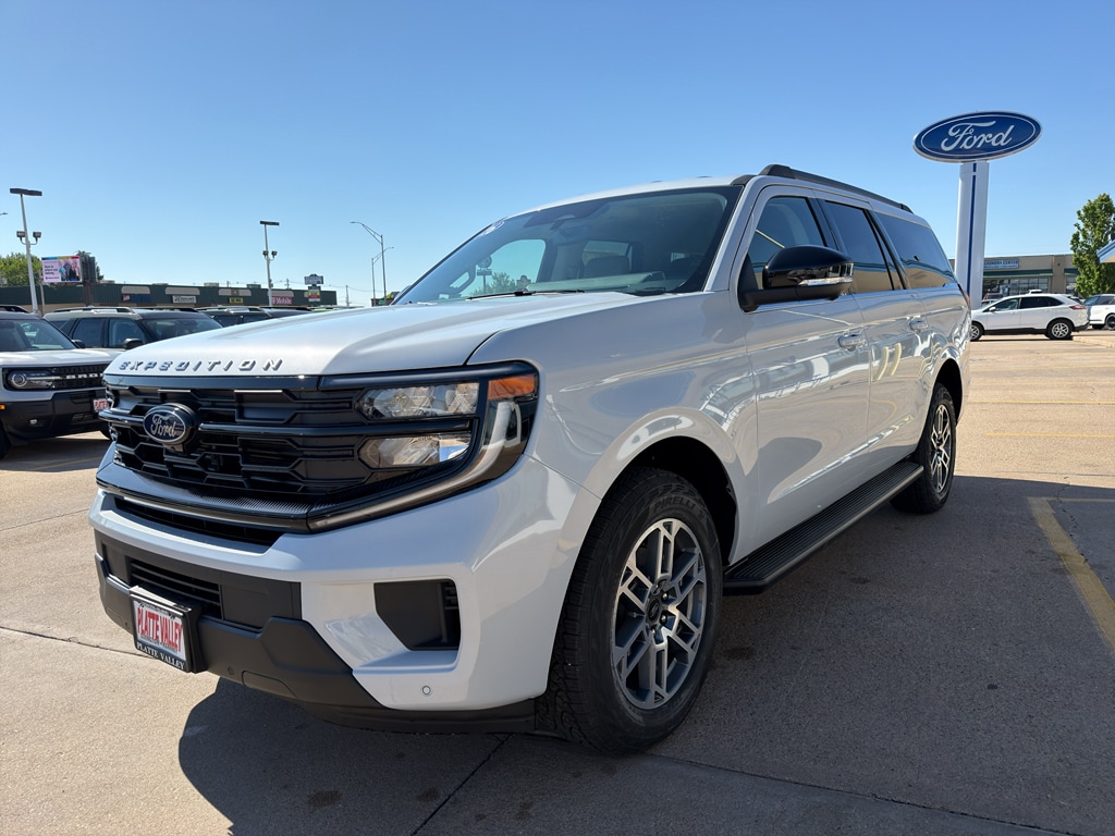 2026 Ford Expedition Active MAX 4x4's photo