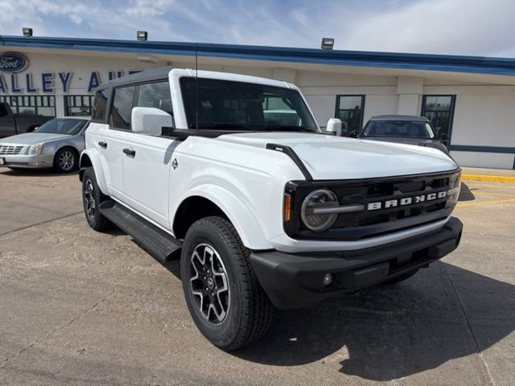 New 2026 Ford Bronco Outer Banks SUV