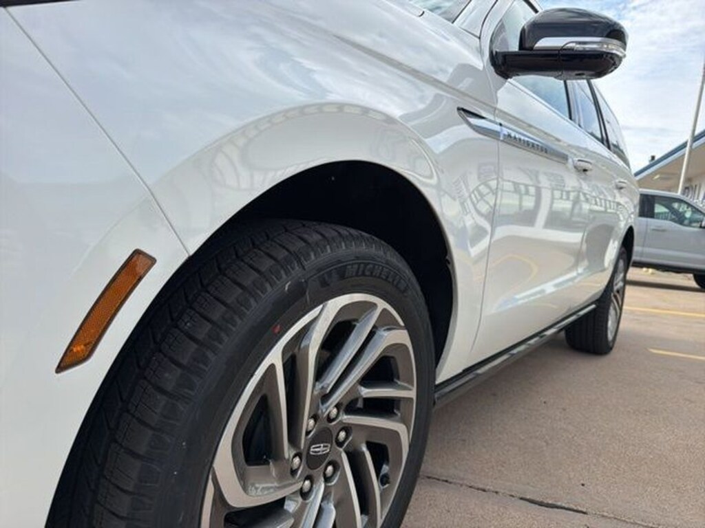 New 2026 Lincoln Navigator L Reserve SUV
