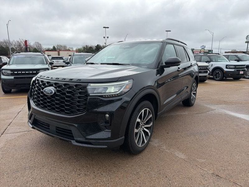 2025 Ford Explorer ST-LINE 4WD (PL535)'s photo