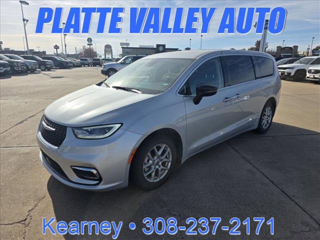 Used 2024 Chrysler Pacifica Touring L Touring L FWD