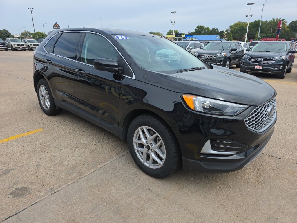 2024 Ford Edge SEL photo 3