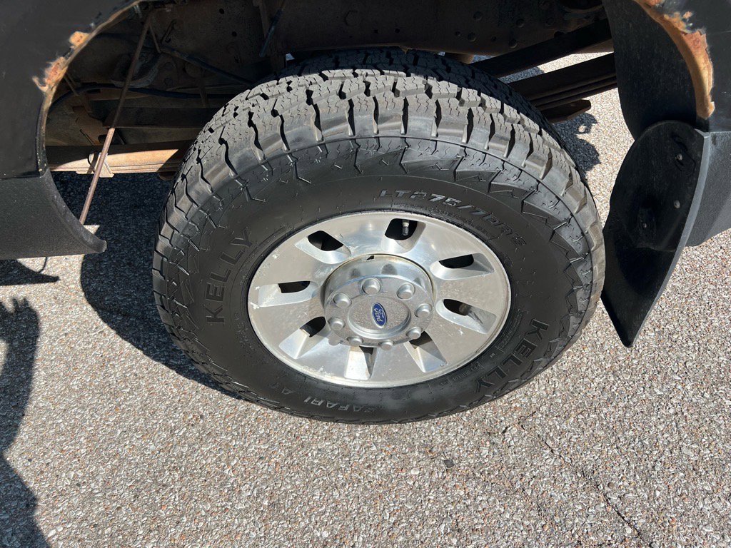 2010 Ford F-250 photo 2