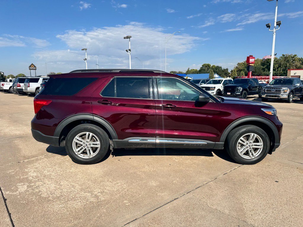 2022 Ford Explorer XLT photo 3