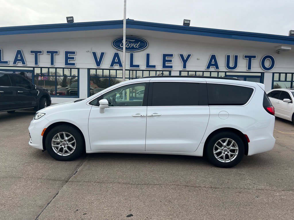 Used 2022 Chrysler Pacifica Touring L with VIN 2C4RC1BG5NR148902 for sale in Kearney, NE