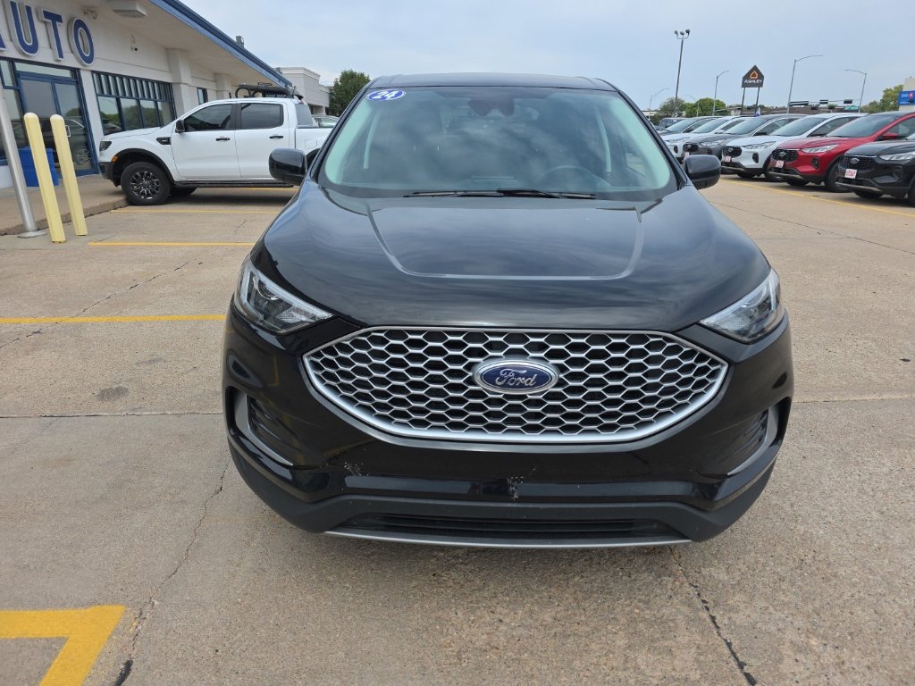 2024 Ford Edge SEL photo 2