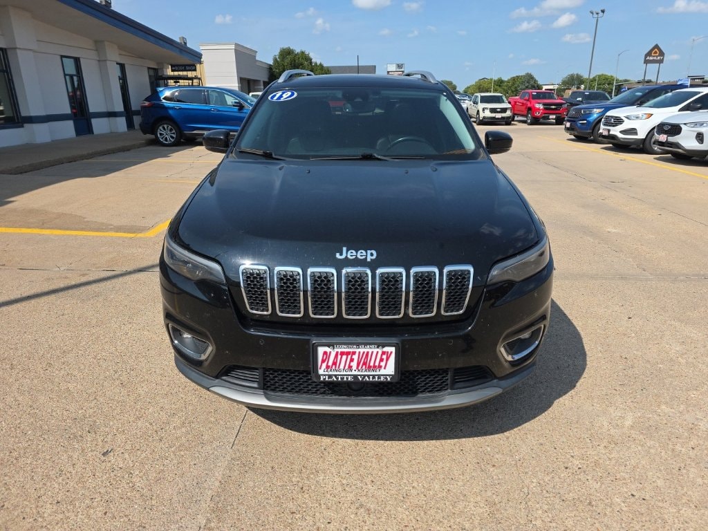 Used 2019 Jeep Cherokee Limited with VIN 1C4PJMDXXKD234488 for sale in Kearney, NE