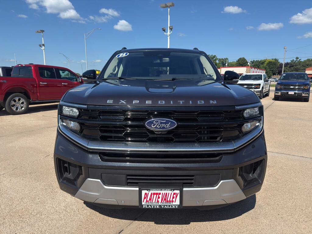 Used 2025 Ford Expedition MAX Platinum Wagon