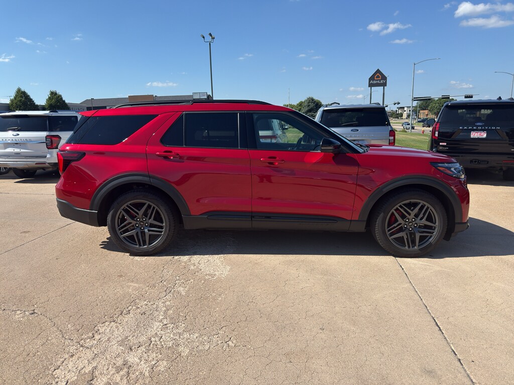 Used 2025 Ford Explorer ST Wagon