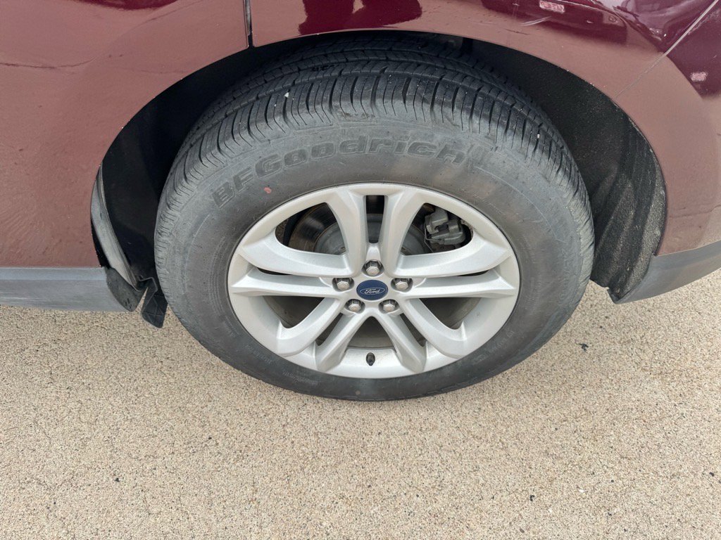 2020 Ford Edge SEL photo 3