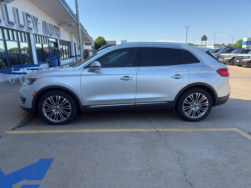 2016 Lincoln MKX Reserve FWD's photo