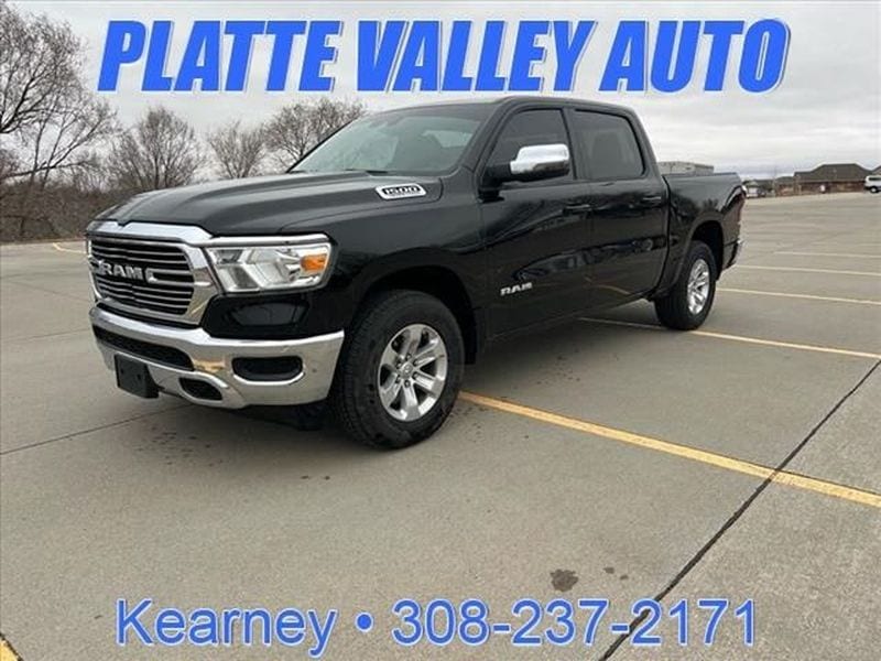 2024 RAM 1500 Laramie 4x4 Crew Cab 5'7's photo