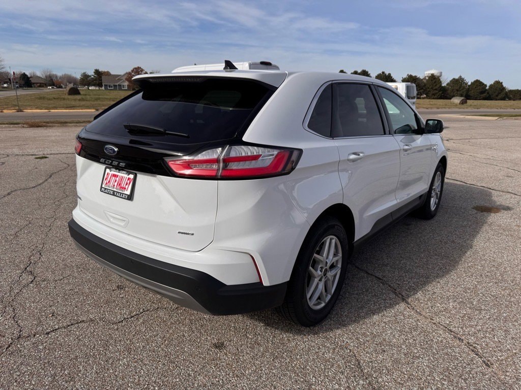 Used 2024 Ford Edge SEL AWD