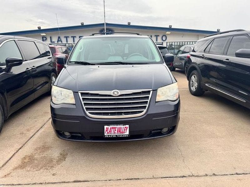 Used 2008 Chrysler Town & Country Touring with VIN 2A8HR54P98R787683 for sale in Kearney, NE