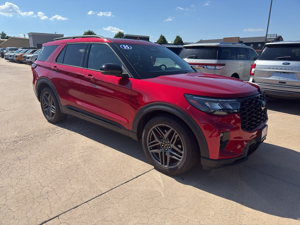 Used 2025 Ford Explorer ST Wagon