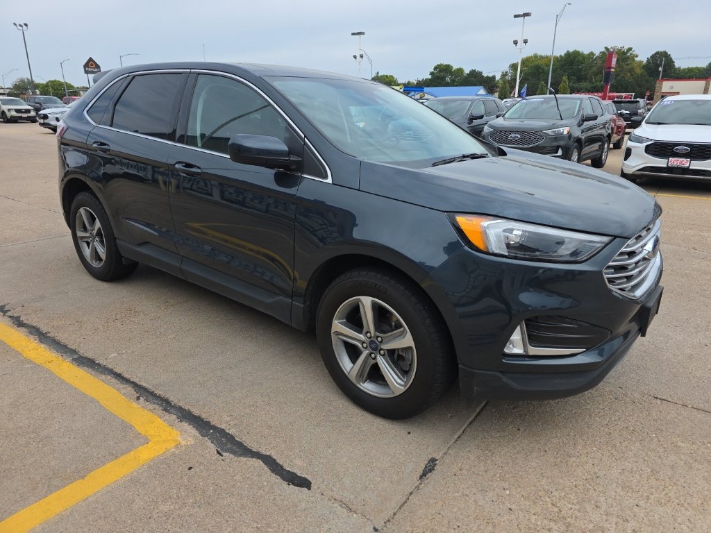2022 Ford Edge SEL photo 3