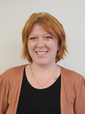 Staff member Jennifer Williams from ID_543c237bdc46