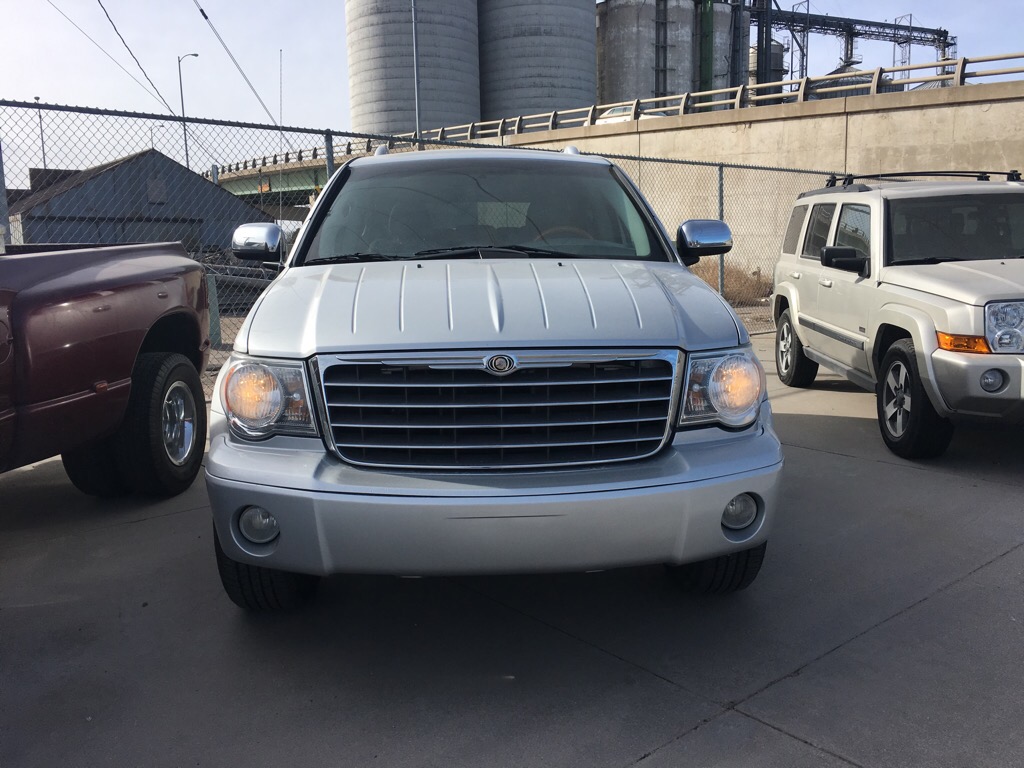 Used 2007 Chrysler Aspen Limited with VIN 1A8HW58N87F560590 for sale in Kearney, NE
