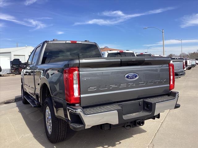 2025 Ford F-250 XLT photo 3
