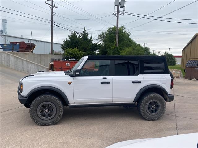 2021 Ford Bronco photo 2