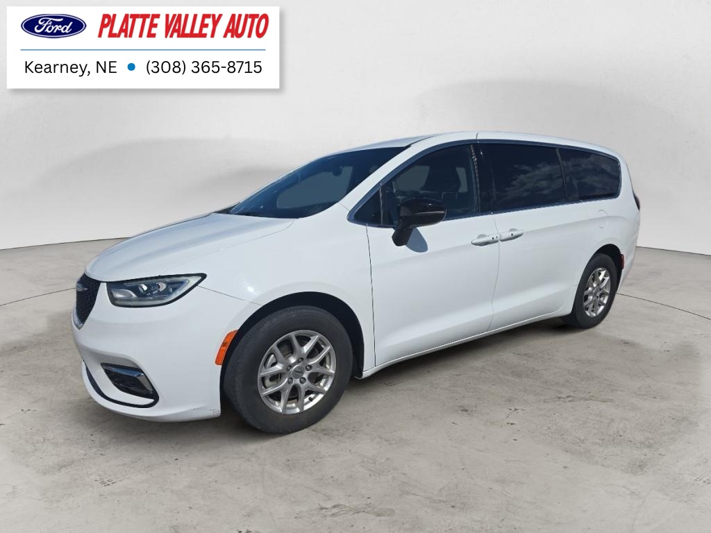 2025 Chrysler Pacifica Van Passenger Van 