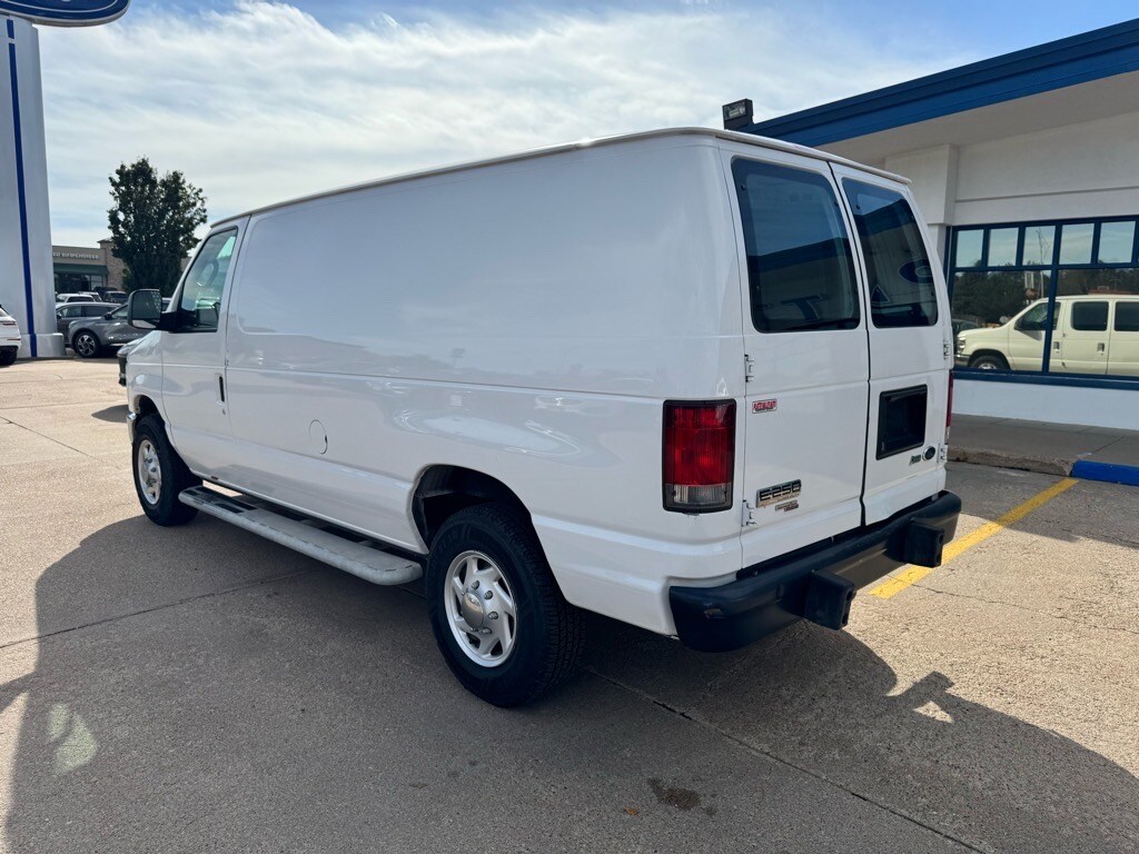 2014 Ford E-250 Cargo photo 3