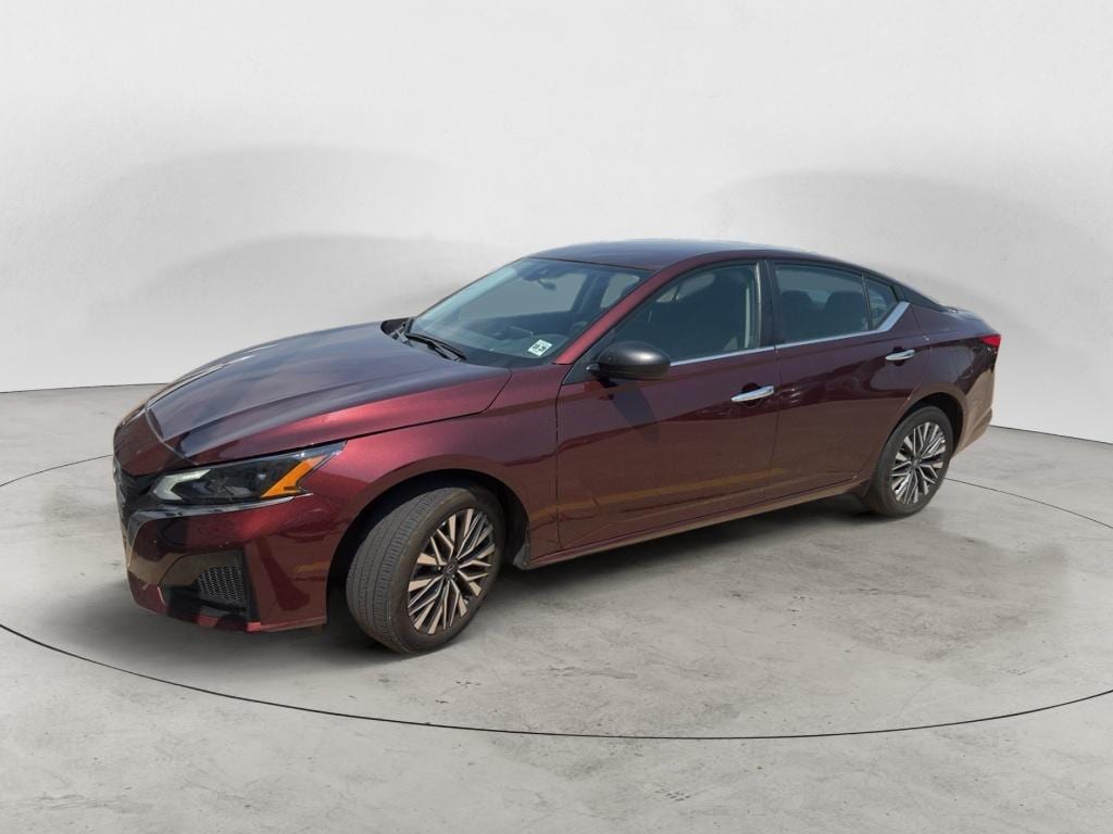 Used 2025 Nissan Altima SV Sedan