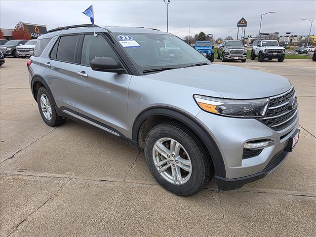 2023 Ford Explorer XLT photo 3