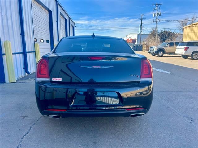 2022 Chrysler 300 S photo 3