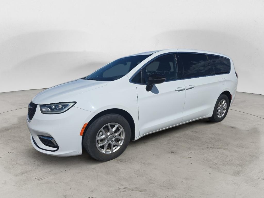 2025 Chrysler Pacifica Van Passenger Van 