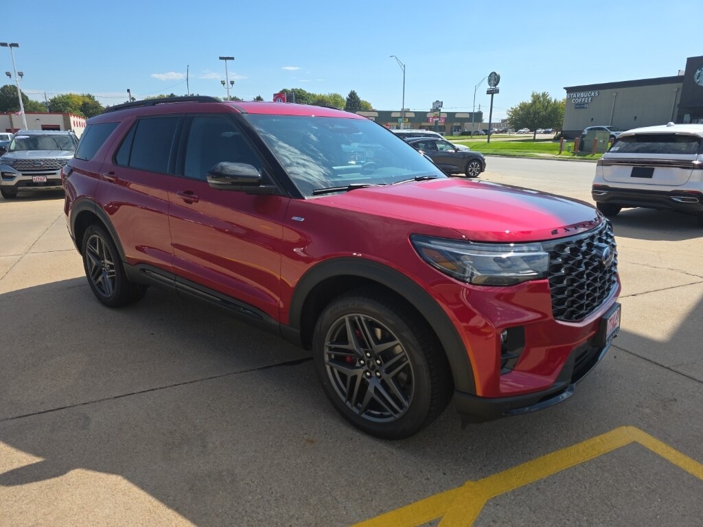 2025 Ford Explorer ST-Line photo 3