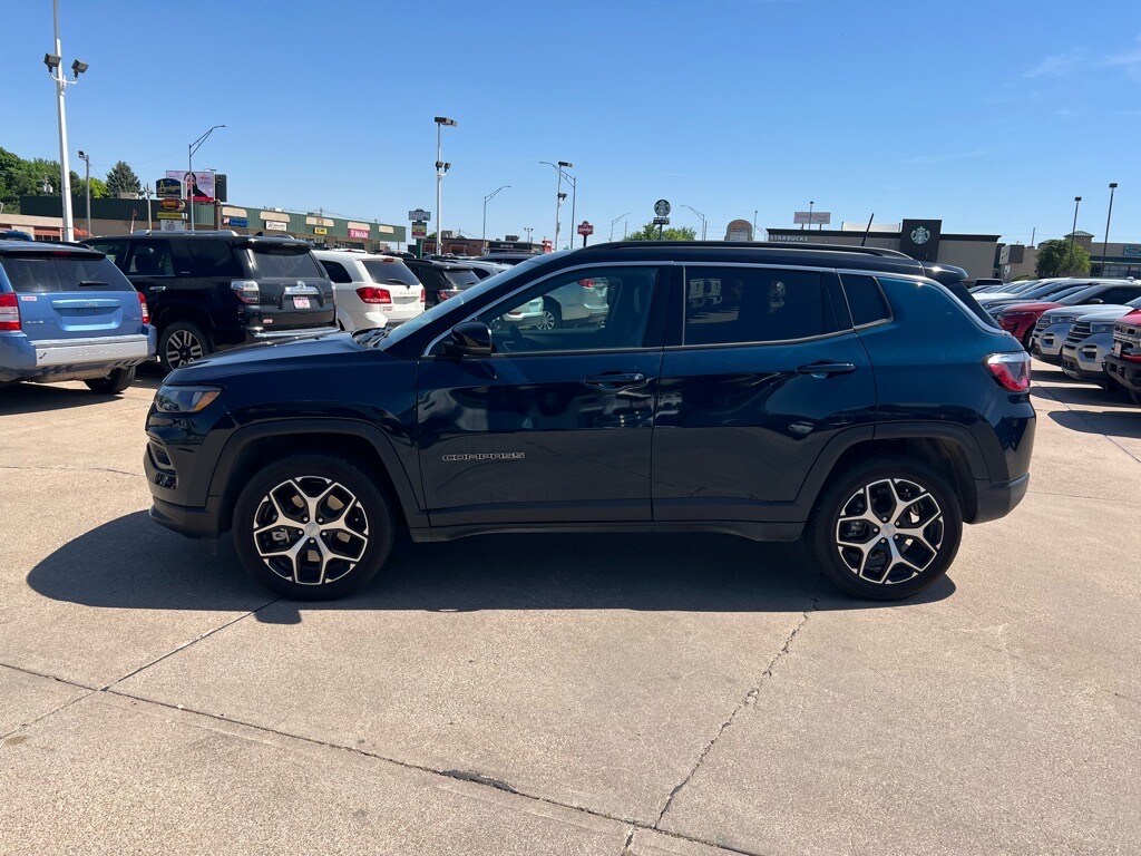 2024 Jeep Compass Limited photo 2
