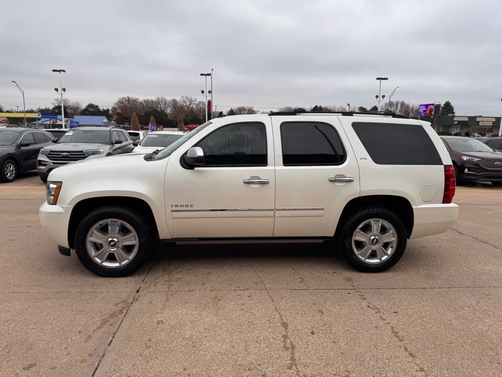 2012 Chevrolet Tahoe LTZ photo 2