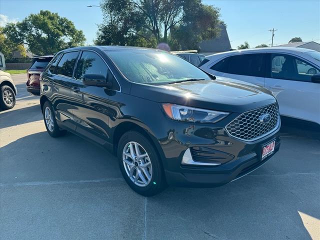 2024 Ford Edge photo 3