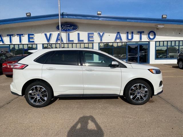 2022 Ford Edge ST photo 3