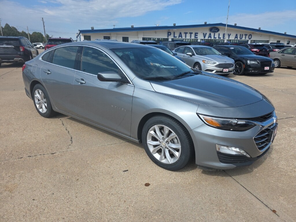 2023 Chevrolet Malibu 1LT photo 2