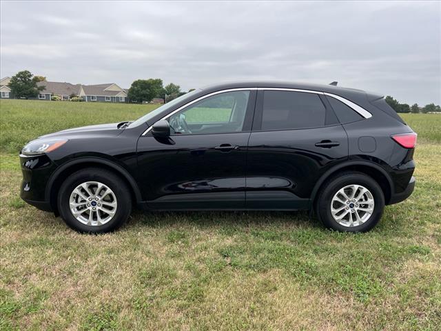 2022 Ford Escape SE photo 2