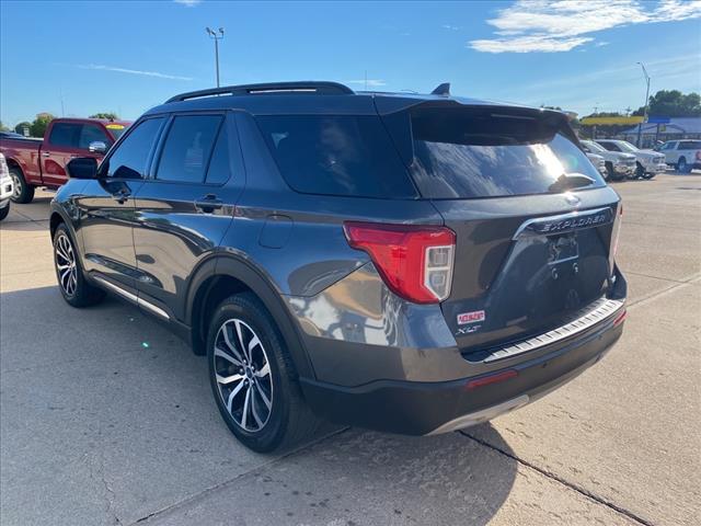 2020 Ford Explorer XLT photo 3