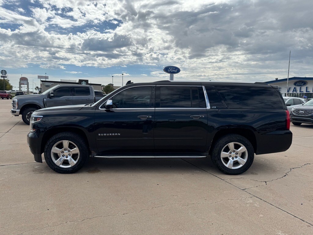 2016 Chevrolet Suburban LTZ photo 2