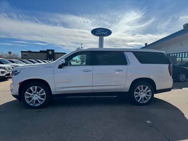 2021 Chevrolet Suburban High Country photo 3