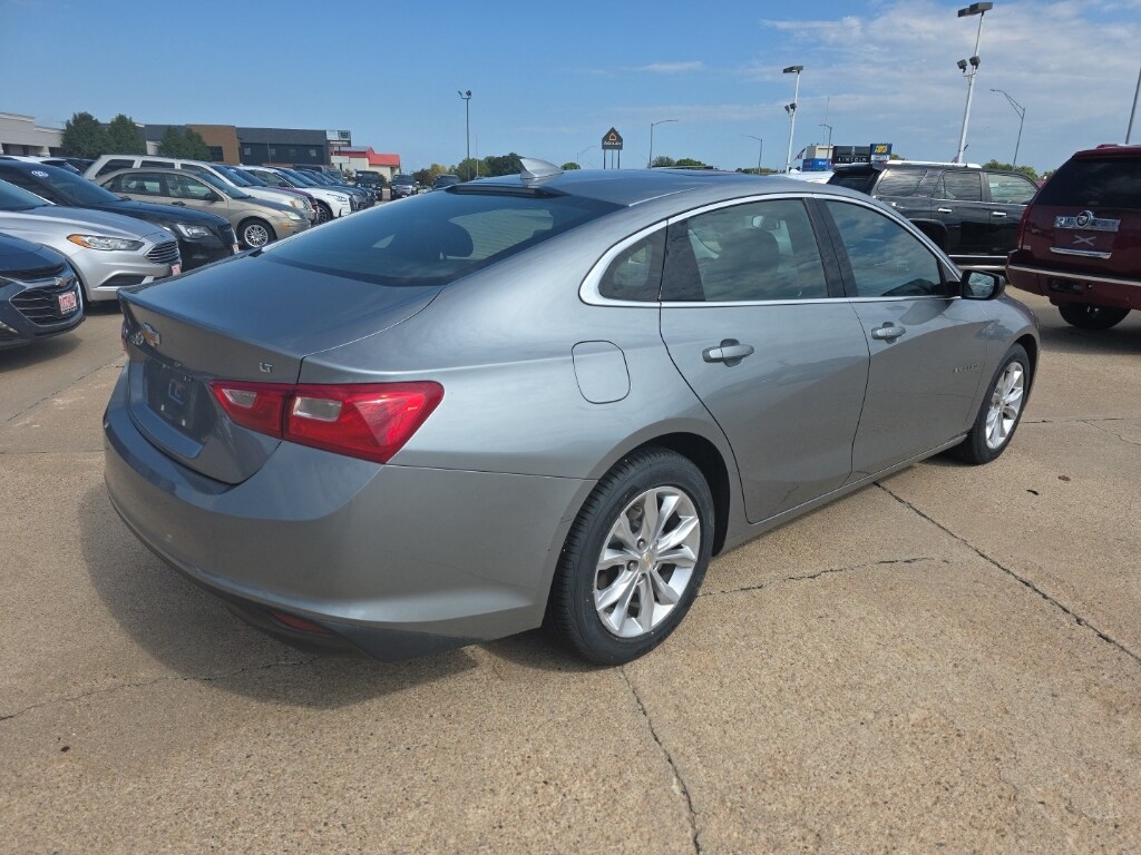 2023 Chevrolet Malibu 1LT photo 3