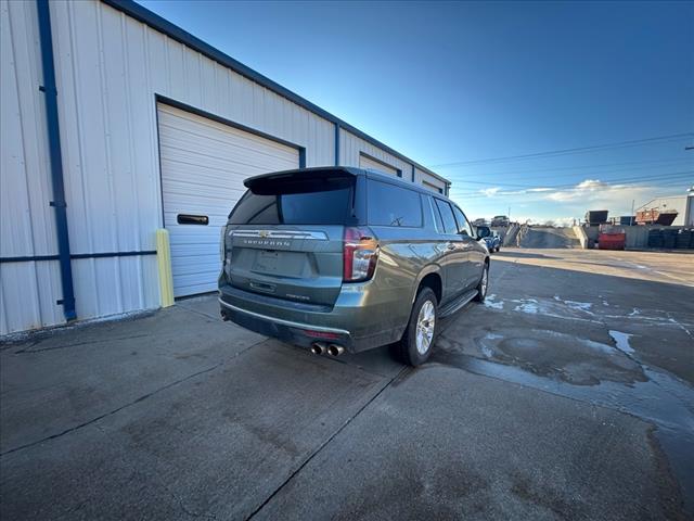 2023 Chevrolet Suburban Premier photo 3