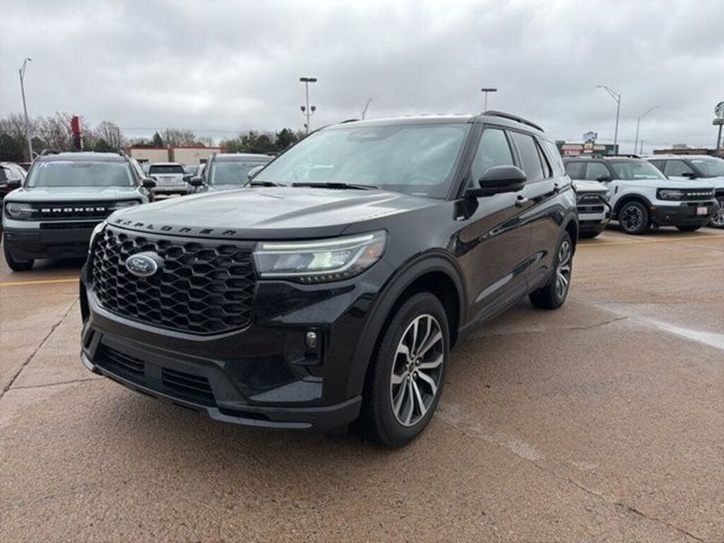 Used 2025 Ford Explorer ST-Line SUV