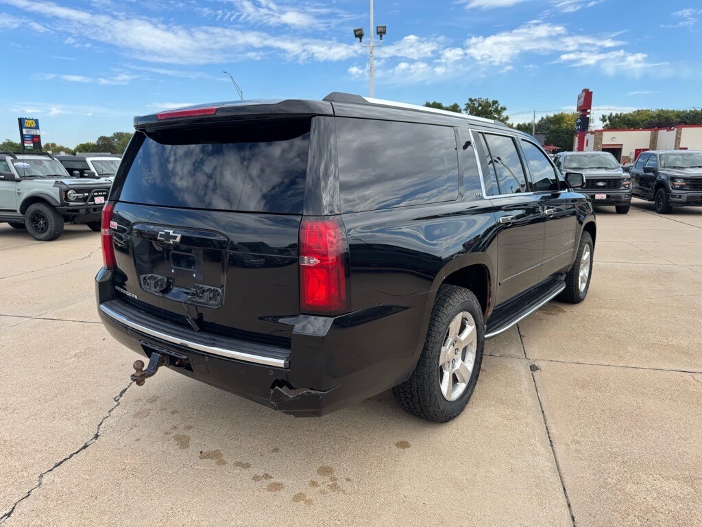 2016 Chevrolet Suburban LTZ photo 2