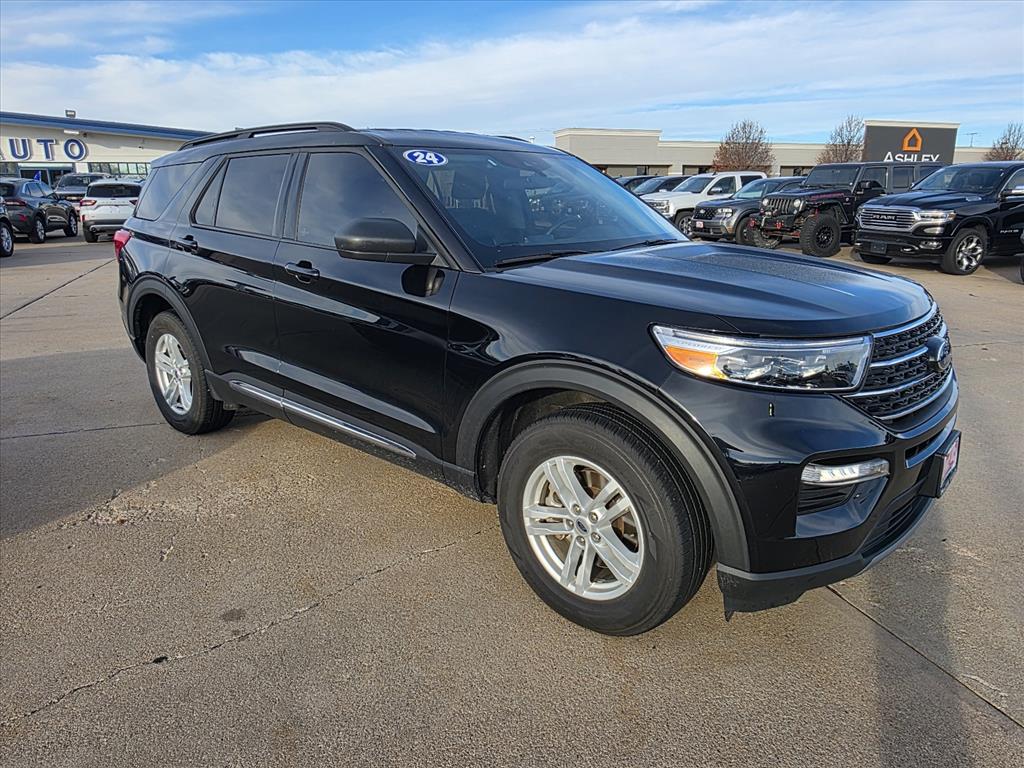 2024 Ford Explorer XLT photo 3