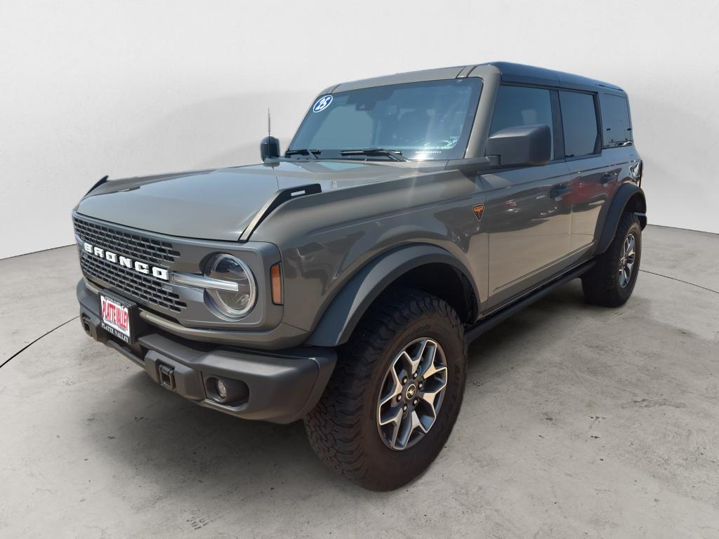 2025 Ford Bronco SUV 