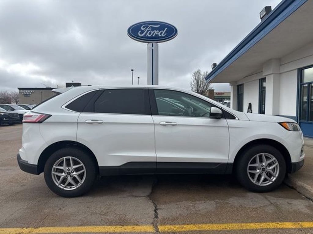 Used 2024 Ford Edge SUV