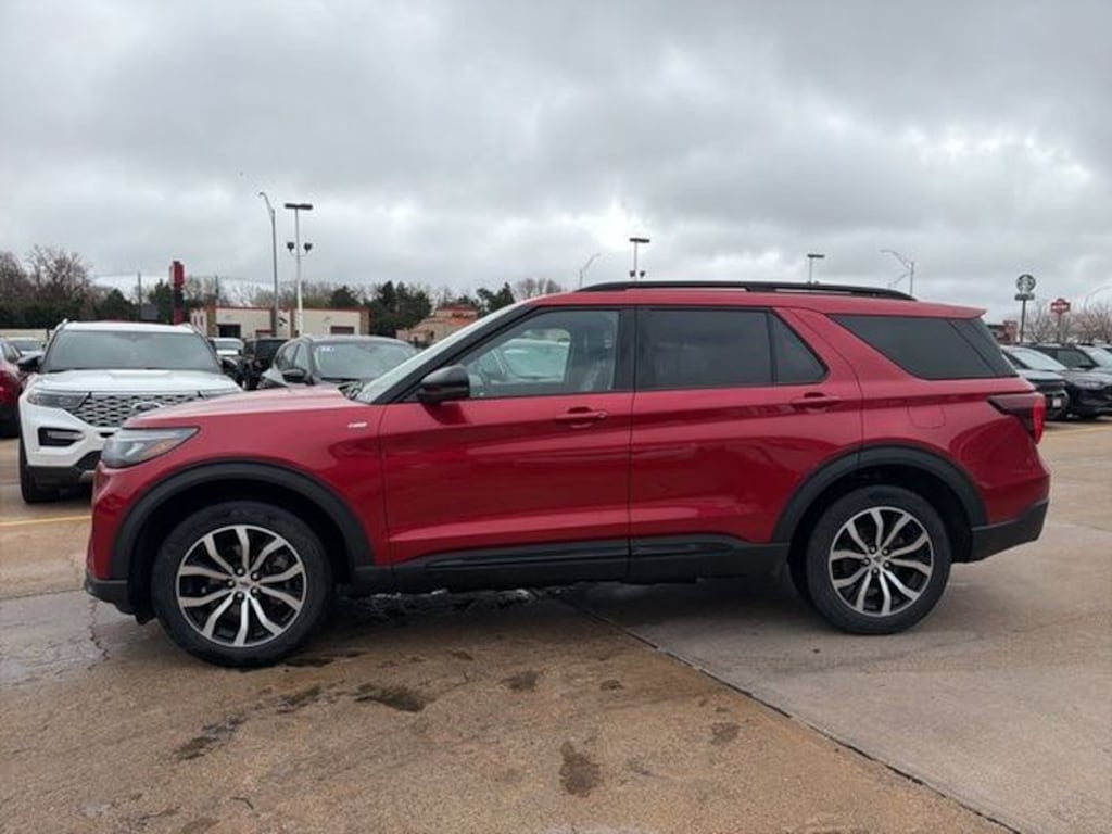 Used 2025 Ford Explorer ST-Line SUV